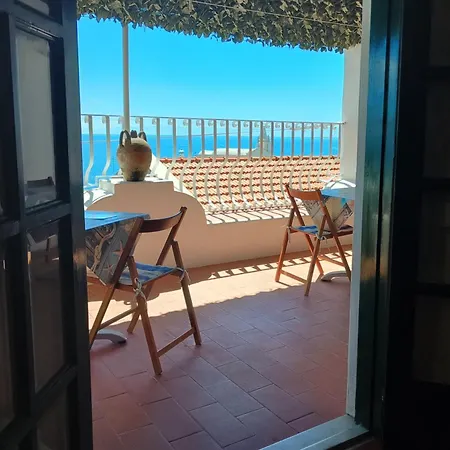 Ventura 3*